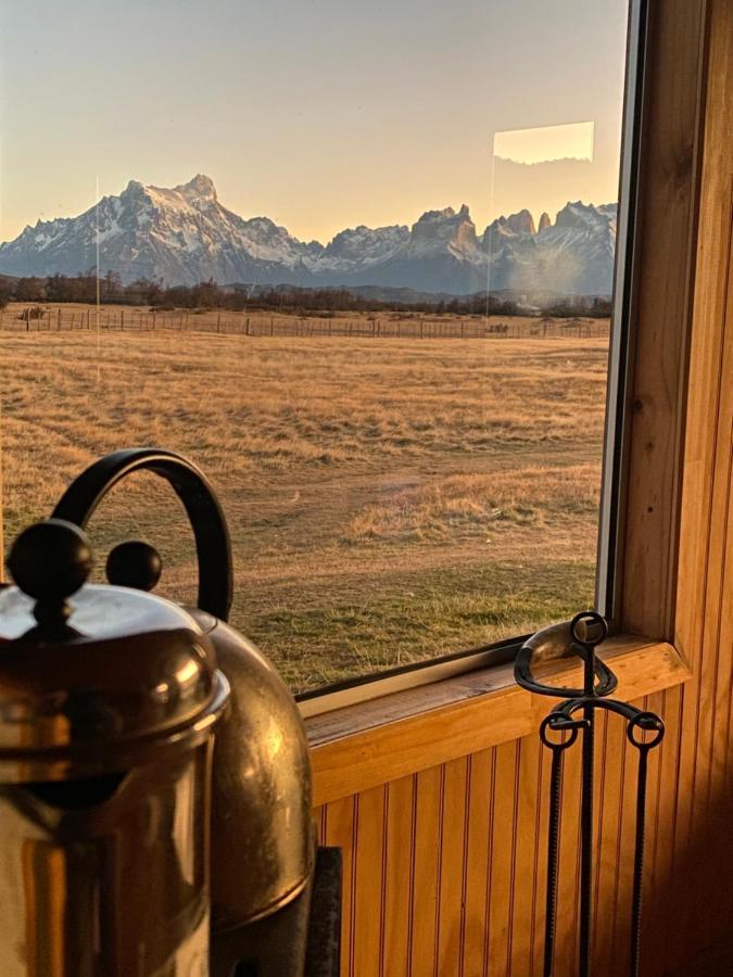 Vista Al Paine - Refugio De Aventura Bed & Breakfast Torres del Paine National Park Exterior photo