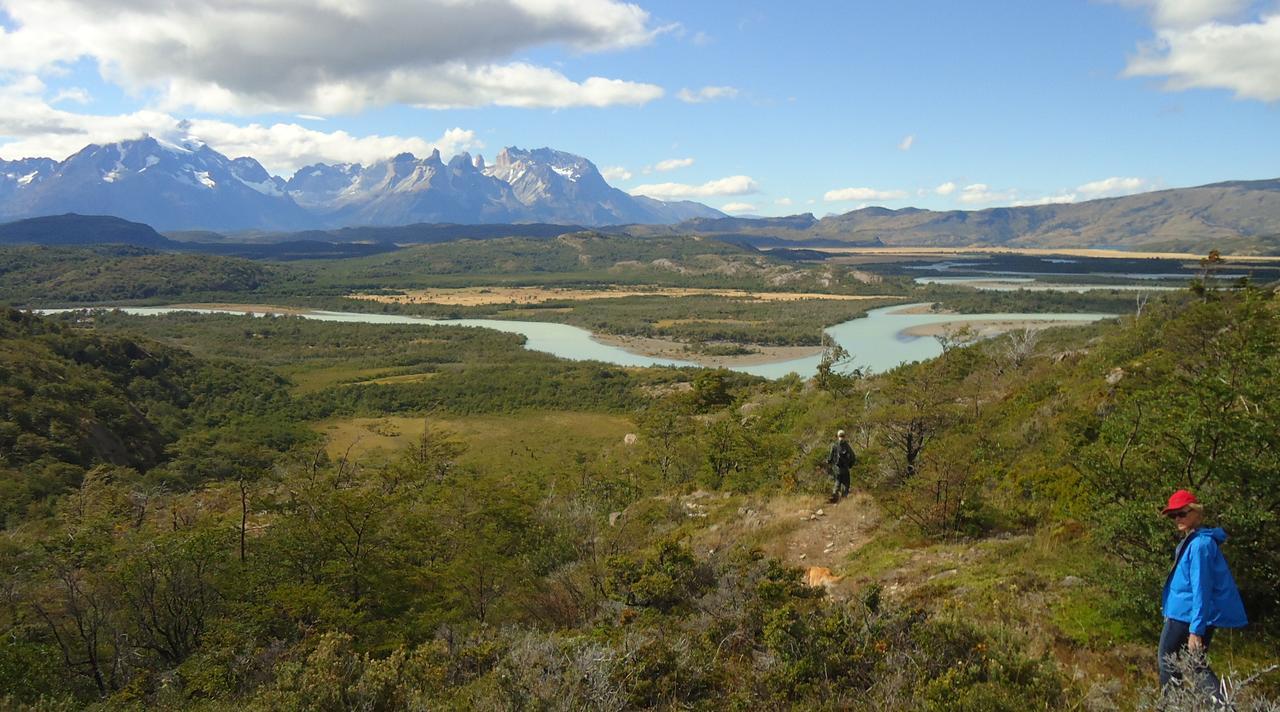 Vista Al Paine - Refugio De Aventura Bed & Breakfast Torres del Paine National Park Exterior photo