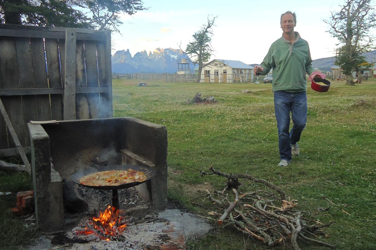 Vista Al Paine - Refugio De Aventura Bed & Breakfast Torres del Paine National Park Exterior photo
